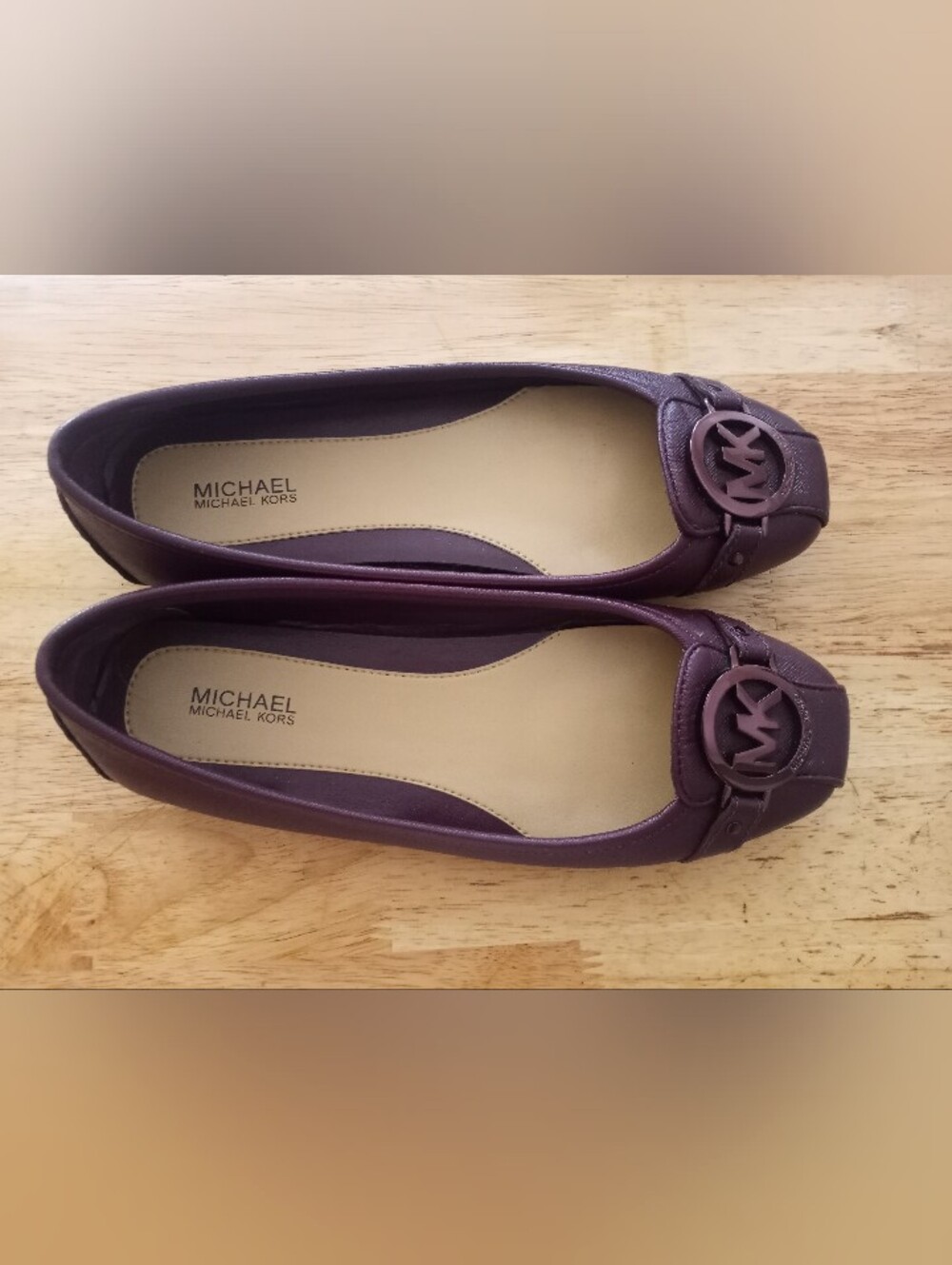 *Unclaimed* NWOT MICHAEL KORS Flats
